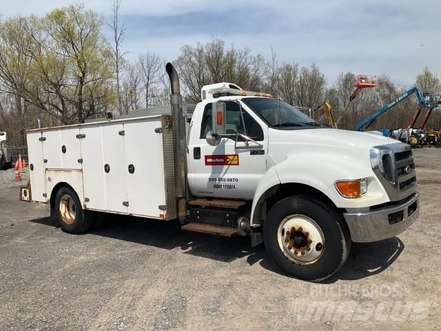 Ford F-750 Vehículos - Taller