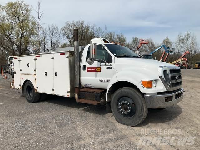 Ford F-750 Vehículos - Taller