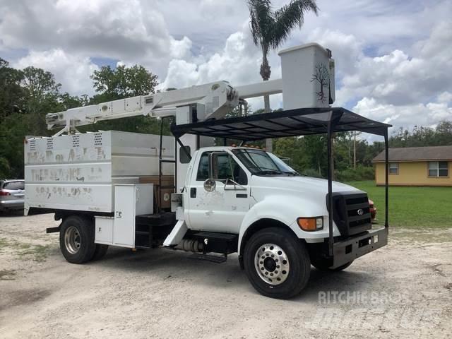 Ford F-750 Plataformas sobre camión