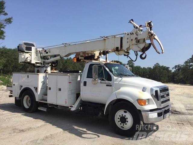 Ford F-750 Camiones de perforación móvil