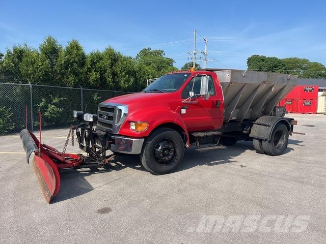 Ford F-750 Láminas y cuñas quitanieves