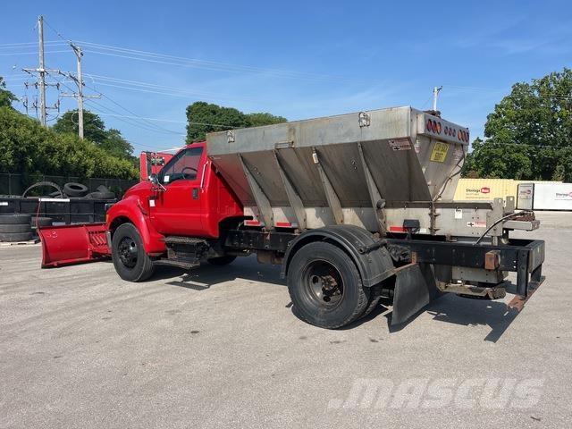 Ford F-750 Láminas y cuñas quitanieves