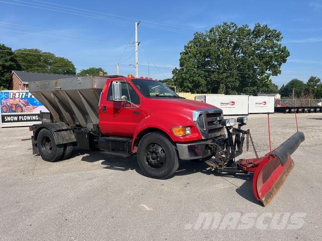 Ford F-750 Láminas y cuñas quitanieves