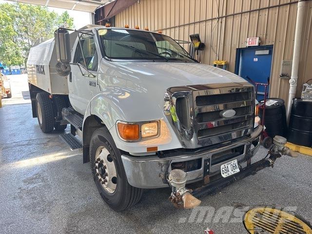 Ford F-750 Camiones cisterna