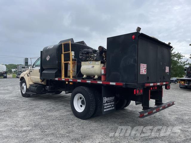 Ford F-750 Camiones cisterna