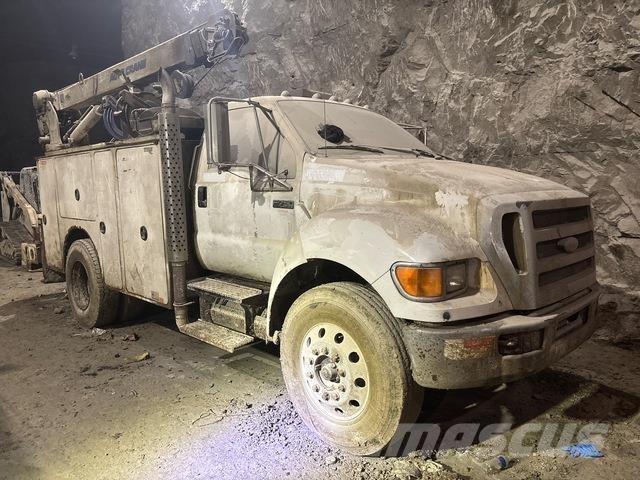 Ford F-750 Vehículos - Taller