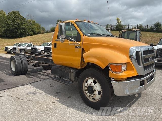 Ford F-750 Cabinas e interior