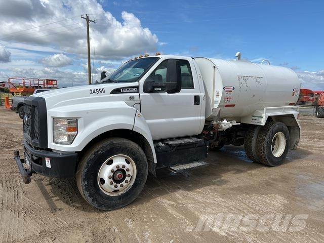 Ford F-750 Camiones cisterna