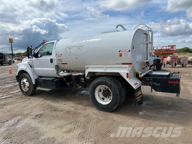 Ford F-750 Camiones cisterna