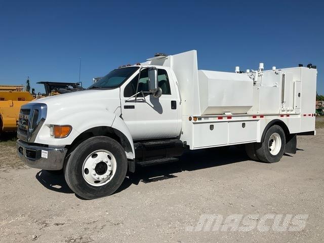 Ford F-750 Camiones cisterna