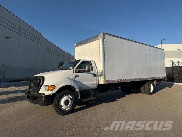 Ford F-750 Camiones caja cerrada