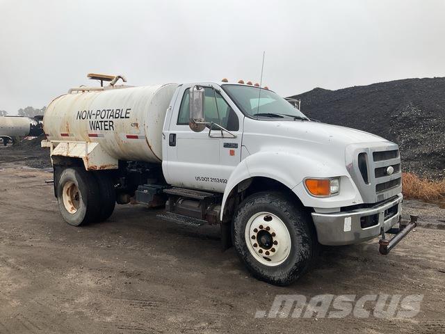 Ford F-750 Camiones cisterna