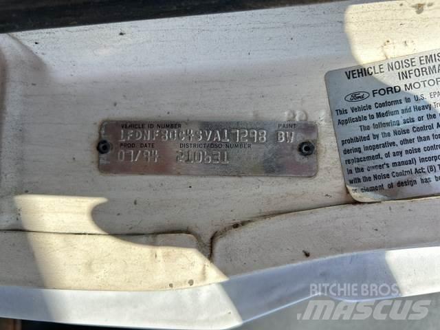 Ford F-800 Camiones bañeras basculantes o volquetes