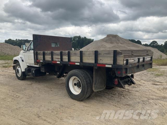 Ford F-800 Camiones bañeras basculantes o volquetes