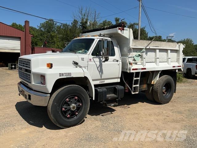 Ford F-800 Camiones bañeras basculantes o volquetes