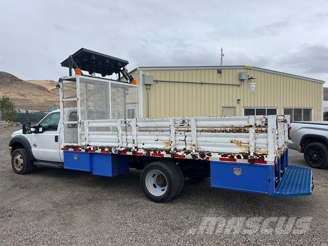 Ford F450 Vehículos - Taller