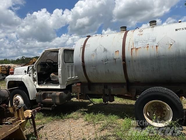 Ford F700 Camiones cisterna