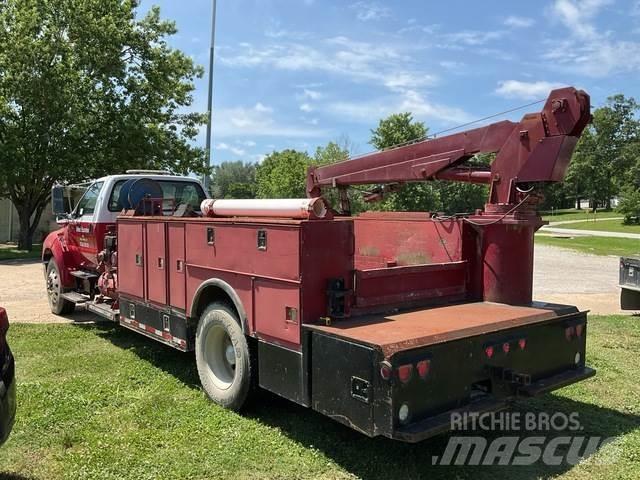 Ford F750 Vehículos - Taller