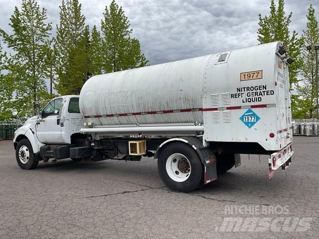 Ford F750 Camiones cisterna
