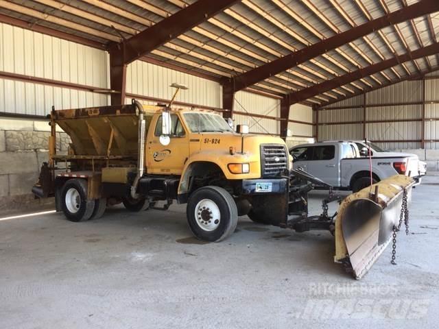 Ford F800 Láminas y cuñas quitanieves