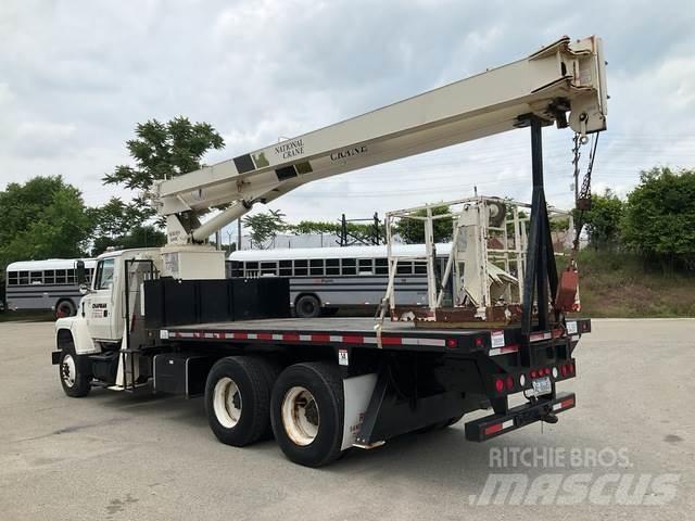 Ford L8000 Otros camiones