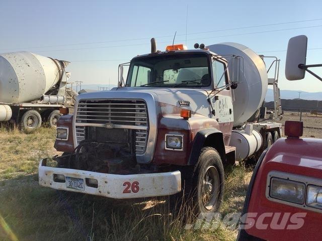Ford L8000 Otros camiones