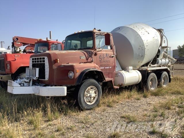 Ford L8000 Otros camiones