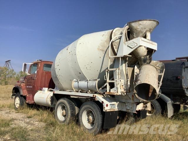 Ford L8000 Otros camiones