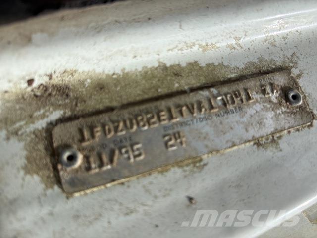 Ford L8000 Camiones cisterna