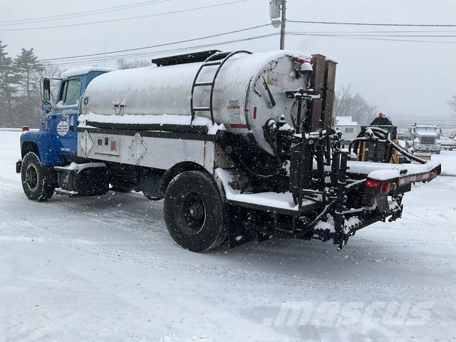 Ford L8000 Camiones hormigonera