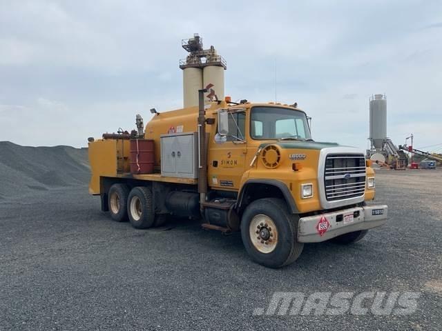 Ford LNT8000 Camiones cisterna