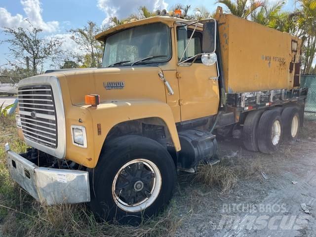 Ford LT8000 Camiones cisterna