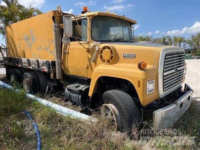 Ford LT8000 Camiones cisterna