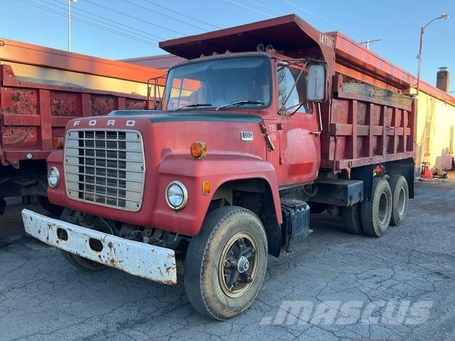 Ford LT8000 Camiones bañeras basculantes o volquetes