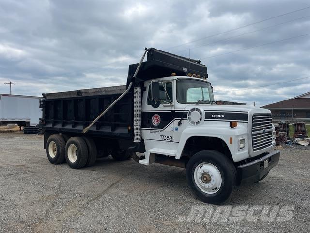 Ford LT9000 Camiones bañeras basculantes o volquetes
