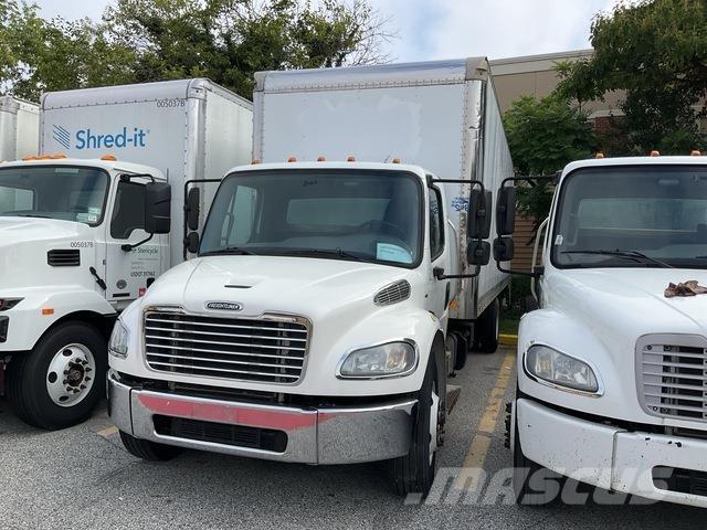 Freightliner  Camiones caja cerrada