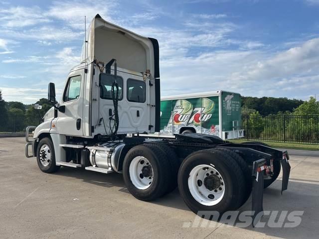 Freightliner  Cabezas tractoras