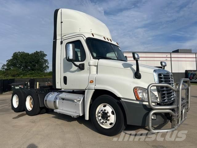 Freightliner  Cabezas tractoras