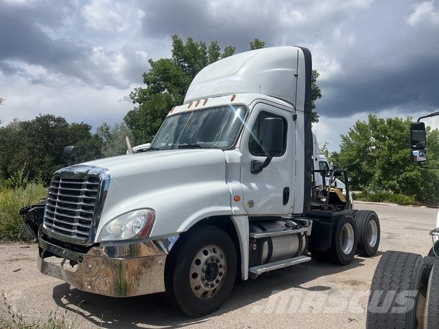 Freightliner  Cabezas tractoras