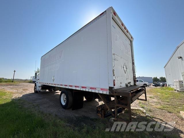Freightliner  Camiones caja cerrada