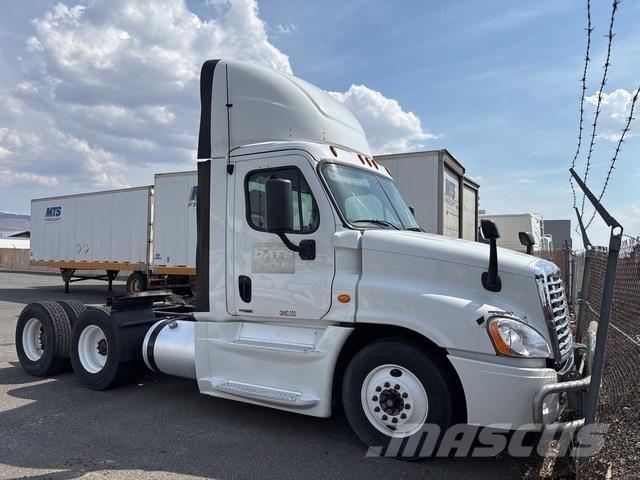 Freightliner  Cabezas tractoras