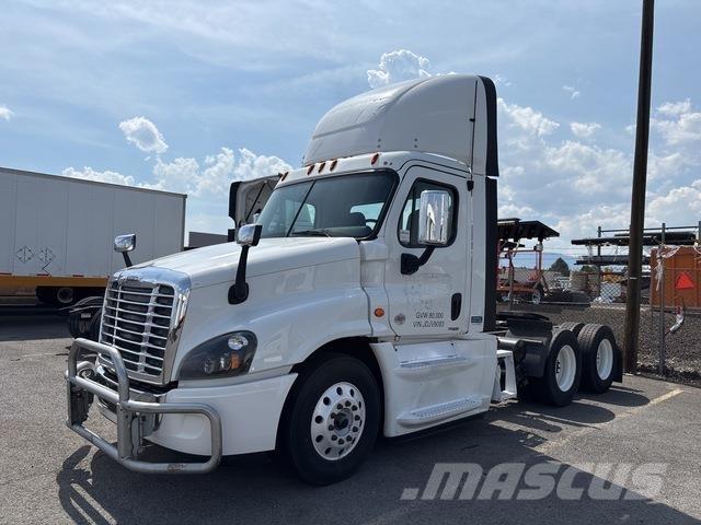 Freightliner  Cabezas tractoras