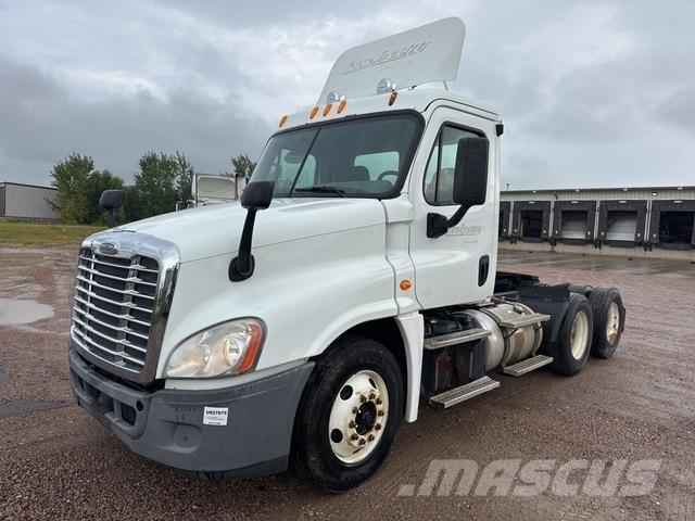 Freightliner  Cabezas tractoras