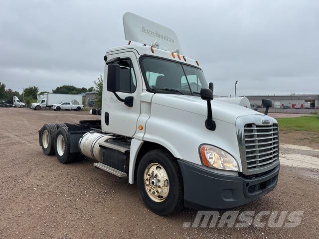 Freightliner  Cabezas tractoras