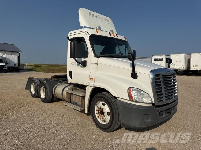 Freightliner  Cabezas tractoras