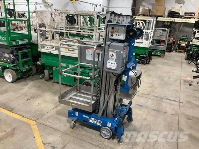 Genie AWP-25S Ascensores de personal y montacargas de acceso