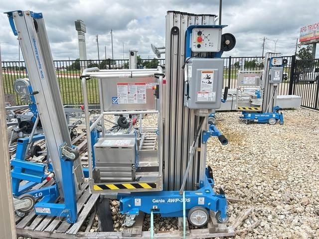 Genie AWP-30S Ascensores de personal y montacargas de acceso