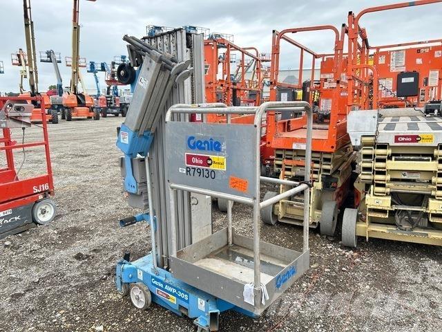 Genie AWP-30S Ascensores de personal y montacargas de acceso