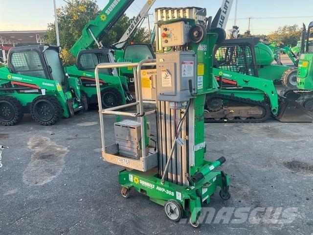 Genie AWP-30S Ascensores de personal y montacargas de acceso