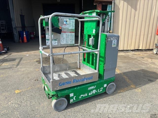 Genie GR-12 Ascensores de personal y montacargas de acceso